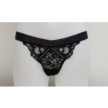 Victoria's Secret csipkés cheekini kivágott hátú bugyi